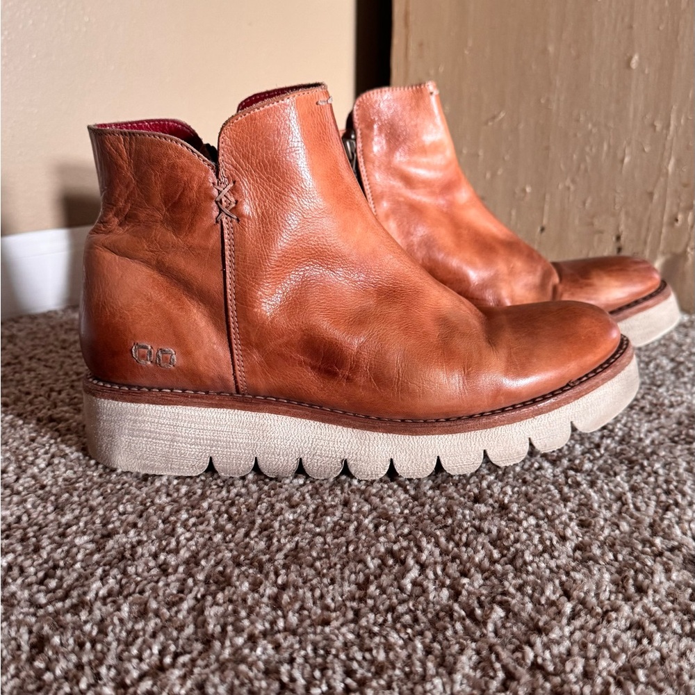 BED|STU Tan Ankle Boots with Distressed Leather and Chunky Sole